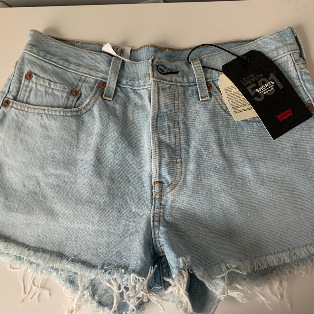 LEVIS SHORTS NEW WITH TAGS